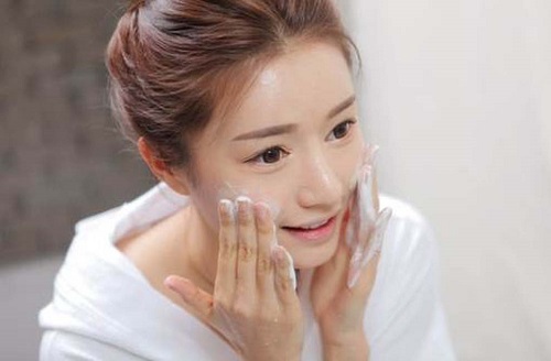 Cách giữ da mặt sạch mỗi ngày ngăn ngừa mụn xuất hiện-2